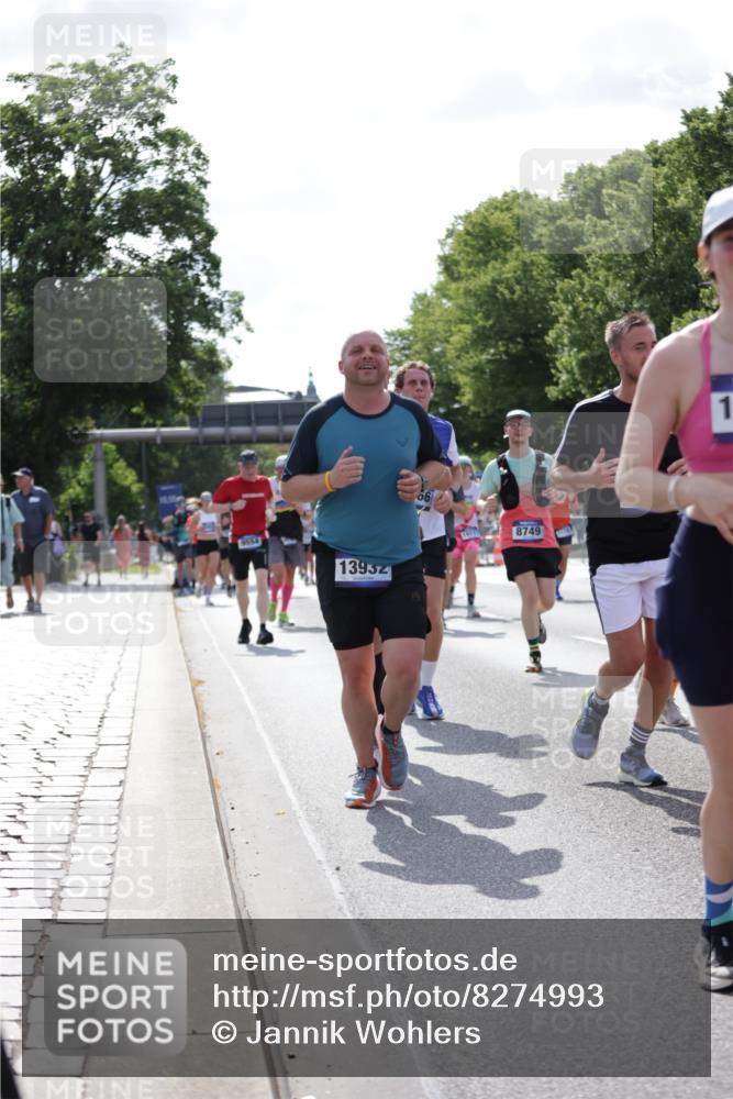 29.06.2025 - hella hamburg halbmarathon Jannik Wohlers http://msf.ph/oto/8274993 29.06.2025 10:02:04 Lombardsbrücke 1128, 1254, 1702, 1733, 2142, 2322, 2685, 2712, 3780, 3976, 4066, 5763, 6295, 6708, 6860, 7049, 7323, 7869, 8003, 8662, 8749, 9020, 9021, 9131, 9554, 9986, 10866, 11191, 11670, 11702, 11782, 11871, 12978, 13488, 13491, 13868, 13932, 14574, 14838, 15008, 15291, 16067, 16634, 17077, 17533, 17836, 17931, 17939, 18128, 18240, 18624, 19117, 19146, 19165, 19176 meine-sportfotos.de