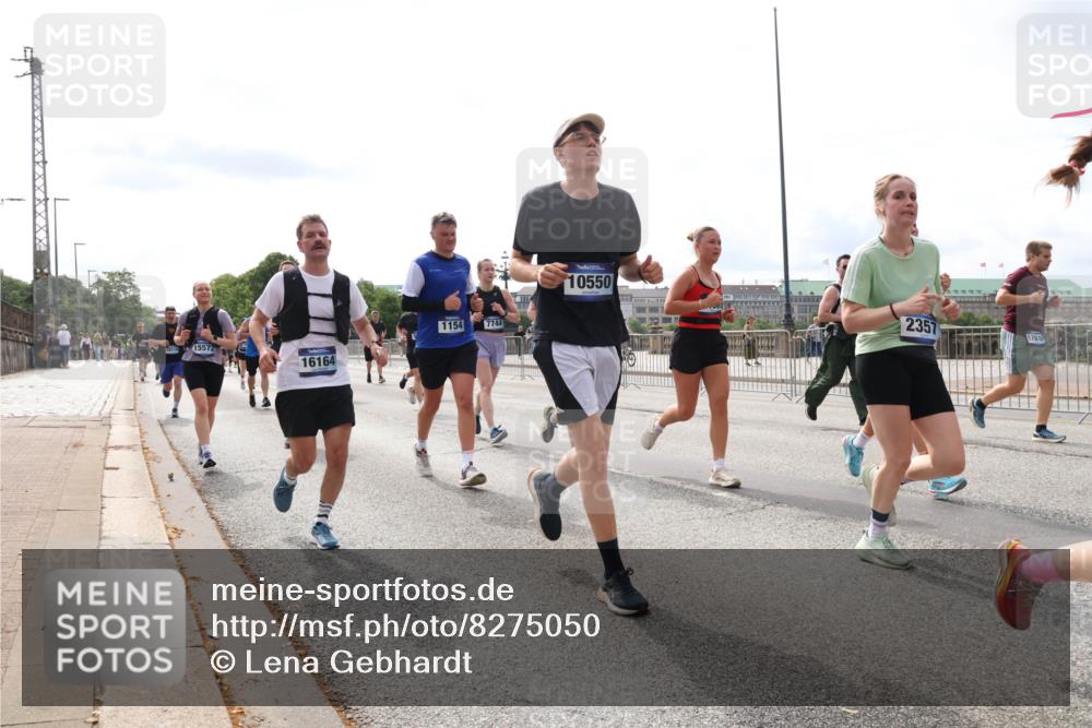 29.06.2025 - hella hamburg halbmarathon Lena Gebhardt http://msf.ph/oto/8275050 29.06.2025 10:20:14 Lombardsbrücke 1154, 7744, 15572, 16164, 10550, 2357, 1046, 1069, 1110, 1115, 1154, 1471, 1474, 2064, 2405, 2478, 2918, 3278, 3434, 3842, 4154, 4166, 4539, 4585, 4614, 4737, 4739, 5181, 5397, 5556, 5659, 5811, 5812, 5831, 5937, 6872, 6874, 6951, 7018, 7101, 7131, 7137, 7519, 7739, 7744, 7808, 7917, 8025, 8387, 8427, 8462, 8588, 8738, 9136, 9196, 9722, 9735, 9873, 10041, 10349, 10414, 10550, 10595, 10613, 10622, 10647, 10701, 10754, 11028, 11036, 11603, 11835 meine-sportfotos.de