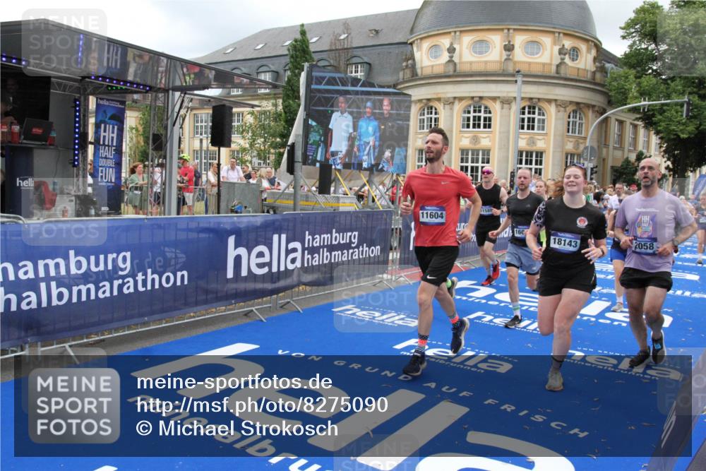 29.06.2025 - hella hamburg halbmarathon Michael Strokosch http://msf.ph/oto/8275090 29.06.2025 10:53:45 Ziel 1502, 2058, 2082, 2518, 2630, 3819, 5399, 6762, 6877, 8285, 8335, 10549, 10895, 11588, 11589, 11604, 12632, 13865, 14702, 14818, 15061, 15441, 16092, 17482, 18143, 18514, 18666, 18715 meine-sportfotos.de