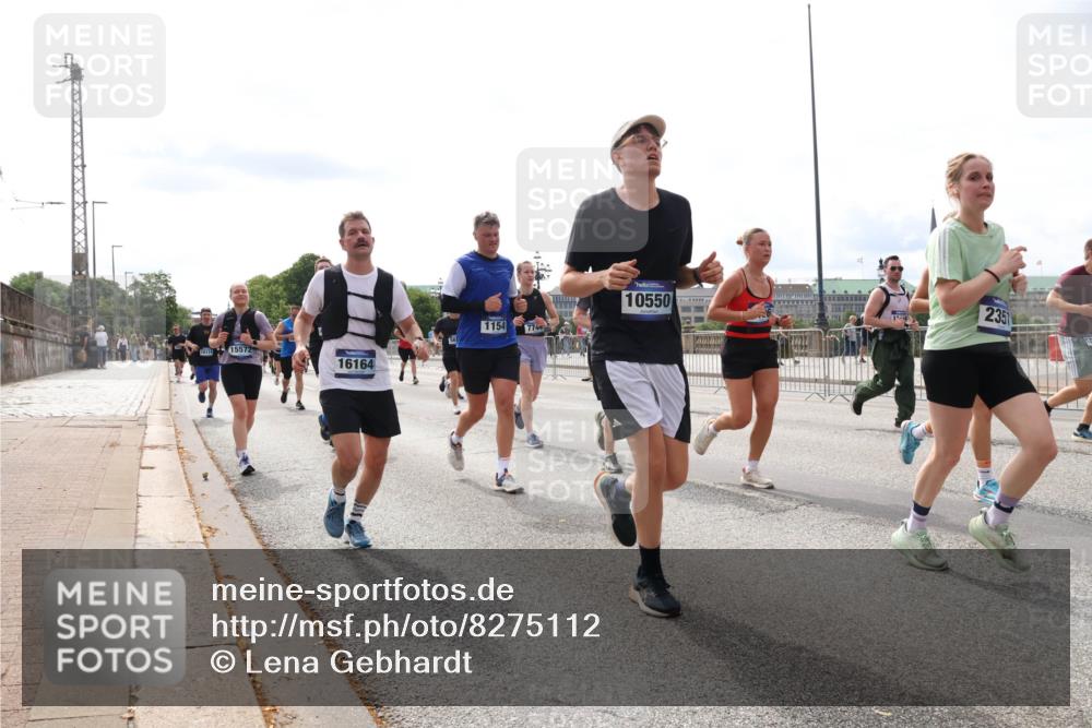 29.06.2025 - hella hamburg halbmarathon Lena Gebhardt http://msf.ph/oto/8275112 29.06.2025 10:20:14 Lombardsbrücke 15572, 18114, 16164, 1154, 774, 10550, 2357, 1046, 1069, 1110, 1115, 1154, 1471, 1474, 2064, 2405, 2478, 2918, 3278, 3434, 3842, 4154, 4166, 4539, 4585, 4614, 4737, 4739, 5181, 5397, 5556, 5659, 5811, 5812, 5831, 5937, 6872, 6874, 6951, 7018, 7101, 7131, 7137, 7519, 7739, 7744, 7808, 7917, 8025, 8387, 8427, 8462, 8588, 8738, 9136, 9196, 9722, 9735, 9873, 10041, 10349, 10414, 10550, 10595, 10613, 10622, 10647, 10701, 10754, 11028, 11036, 11603, 11835 meine-sportfotos.de
