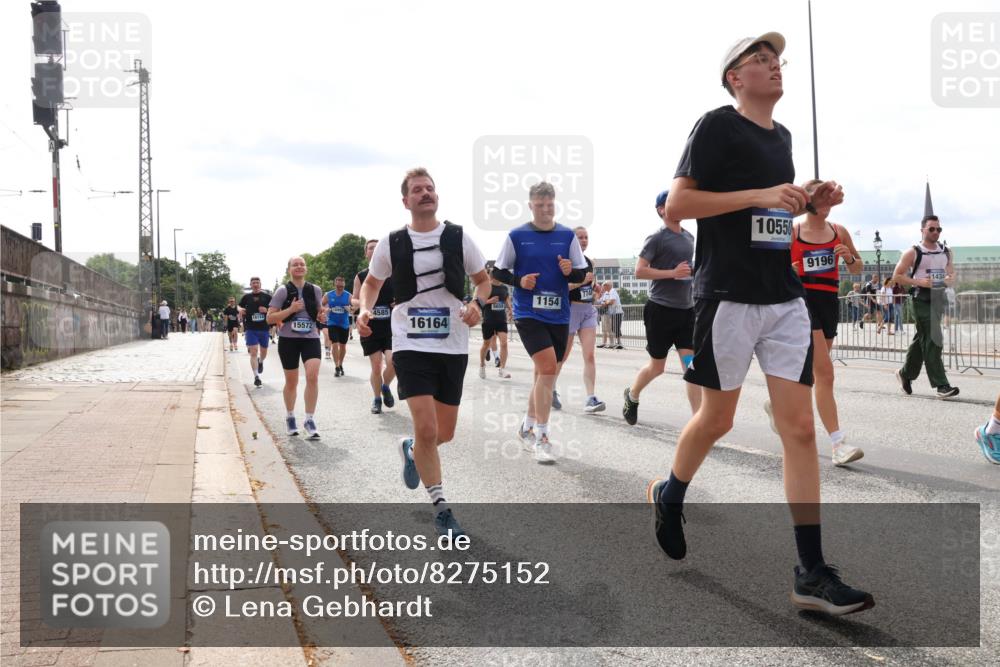 29.06.2025 - hella hamburg halbmarathon Lena Gebhardt http://msf.ph/oto/8275152 29.06.2025 10:20:14 Lombardsbrücke 774, 1154, 4585, 18114, 15572, 16164, 10550, 9196, 143, 1046, 1069, 1110, 1115, 1154, 1471, 1474, 2064, 2405, 2478, 2918, 3278, 3434, 3842, 4154, 4166, 4539, 4585, 4614, 4737, 4739, 5181, 5397, 5556, 5659, 5811, 5812, 5831, 5937, 6872, 6874, 6951, 7018, 7101, 7131, 7137, 7519, 7739, 7744, 7808, 7917, 8025, 8387, 8427, 8462, 8588, 8738, 9136, 9196, 9722, 9735, 9873, 10041, 10349, 10414, 10550, 10595, 10613, 10622, 10647, 10701, 10754, 11028, 11036, 11603, 11835 meine-sportfotos.de