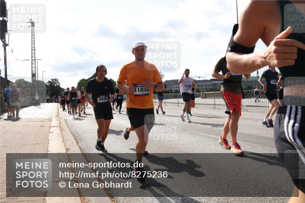 29.06.2025 - hella hamburg halbmarathon Lena Gebhardt http://msf.ph/oto/8275236 29.06.2025 09:57:46 Lombardsbrücke 2946, 11832, 16320, 1820, 1030, 1086, 1094, 1193, 1258, 1320, 1321, 1335, 1422, 1563, 1870, 2119, 2252, 2397, 2444, 2448, 2488, 2612, 2855, 2946, 3048, 3058, 3091, 3096, 3103, 3114, 3251, 3698, 3999, 4261, 4299, 4379, 4558, 4986, 5018, 5024, 5032, 5305, 5633, 5672, 5775, 5820, 5907, 6125, 6355, 6356, 6374, 6569, 6580, 6585, 6628, 6720, 6762, 6776, 6795, 6942, 7065, 7134, 7221, 7397, 7478, 7594, 7646, 7742, 7930, 7932, 7952, 7973, 7976, 10191 meine-sportfotos.de