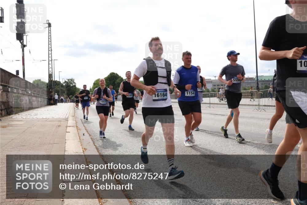 29.06.2025 - hella hamburg halbmarathon Lena Gebhardt http://msf.ph/oto/8275247 29.06.2025 10:20:15 Lombardsbrücke 15572, 585, 7744, 16164, 1154, 5556, 10, 1011, 1046, 1069, 1110, 1115, 1154, 1471, 1474, 2064, 2478, 2918, 3278, 3434, 3733, 3842, 4154, 4166, 4539, 4585, 4614, 4737, 4739, 5181, 5397, 5556, 5659, 5811, 5812, 5831, 5937, 6872, 6874, 6951, 7018, 7101, 7131, 7137, 7519, 7739, 7744, 7808, 7917, 8025, 8387, 8462, 8588, 8738, 9136, 9196, 9722, 9735, 9873, 10041, 10349, 10414, 10550, 10595, 10613, 10622, 10647, 10701, 10754, 11028, 11036, 11603, 11835 meine-sportfotos.de