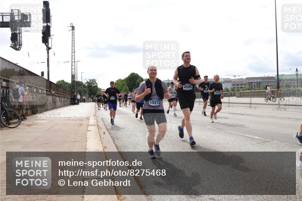 29.06.2025 - hella hamburg halbmarathon Lena Gebhardt http://msf.ph/oto/8275468 29.06.2025 10:20:16 Lombardsbrücke 18114, 15572, 4585, 4614, 5659, 1011, 1046, 1069, 1110, 1115, 1154, 1471, 1474, 2064, 2478, 2918, 3278, 3434, 3733, 3842, 4154, 4166, 4539, 4585, 4614, 4737, 4739, 5181, 5397, 5556, 5659, 5811, 5812, 5831, 5937, 6872, 6874, 6951, 7018, 7101, 7131, 7137, 7519, 7739, 7744, 7808, 7917, 8025, 8387, 8462, 8588, 8738, 9136, 9196, 9722, 9735, 9873, 10041, 10414, 10550, 10595, 10613, 10622, 10647, 10701, 10754, 11028, 11036, 11603, 11835 meine-sportfotos.de