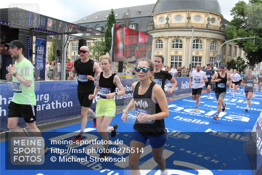 29.06.2025 - hella hamburg halbmarathon Michael Strokosch http://msf.ph/oto/8275514 29.06.2025 10:53:47 Ziel 1422, 2058, 2082, 2518, 5399, 5607, 6877, 7177, 8285, 8335, 10529, 10895, 11588, 11589, 11604, 13865, 14702, 14818, 15061, 15441, 16092, 17482, 17740, 18143, 18249, 18514 meine-sportfotos.de