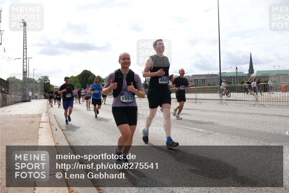 29.06.2025 - hella hamburg halbmarathon Lena Gebhardt http://msf.ph/oto/8275541 29.06.2025 10:20:16 Lombardsbrücke 18114, 16991, 16991, 15572, 4585, 5659, 1011, 1046, 1069, 1110, 1115, 1154, 1471, 1474, 2064, 2478, 2918, 3278, 3434, 3733, 3842, 4154, 4166, 4539, 4585, 4614, 4737, 4739, 5181, 5397, 5556, 5659, 5811, 5812, 5831, 5937, 6872, 6874, 6951, 7018, 7101, 7131, 7137, 7519, 7739, 7744, 7808, 7917, 8025, 8387, 8462, 8588, 8738, 9136, 9196, 9722, 9735, 9873, 10041, 10414, 10550, 10595, 10613, 10622, 10647, 10701, 10754, 11028, 11036, 11603, 11835 meine-sportfotos.de