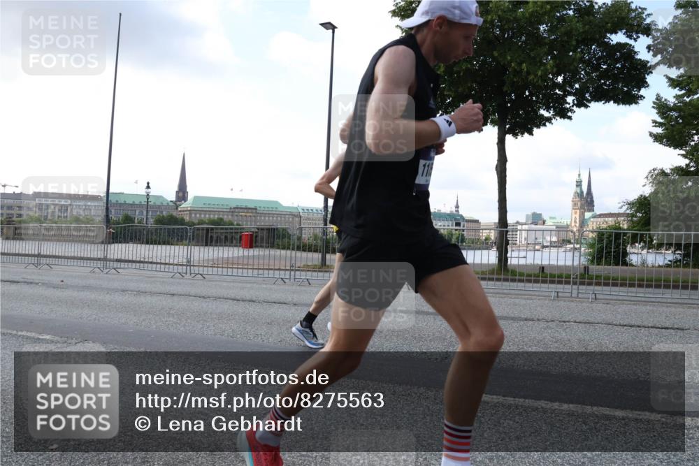 29.06.2025 - hella hamburg halbmarathon Lena Gebhardt http://msf.ph/oto/8275563 29.06.2025 09:45:20 Lombardsbrücke 57, 1758, 1827, 1990, 2689, 2746, 3043, 3201, 4050, 4129, 4698, 4749, 5070, 5269, 5328, 5367, 5746, 5826, 6358, 6619, 6781, 7272, 7389, 7481, 7651, 7723, 8209, 8883, 9137, 9381, 9571, 9634, 10017, 10156, 10171, 10486, 10848, 11169, 11413, 11857, 12049, 12234, 12287, 12595, 12691, 12900, 12988, 13838, 13956, 14028, 14140, 14164, 14289, 15672, 15883, 16157, 16377, 16508, 16713, 16818, 17428 meine-sportfotos.de