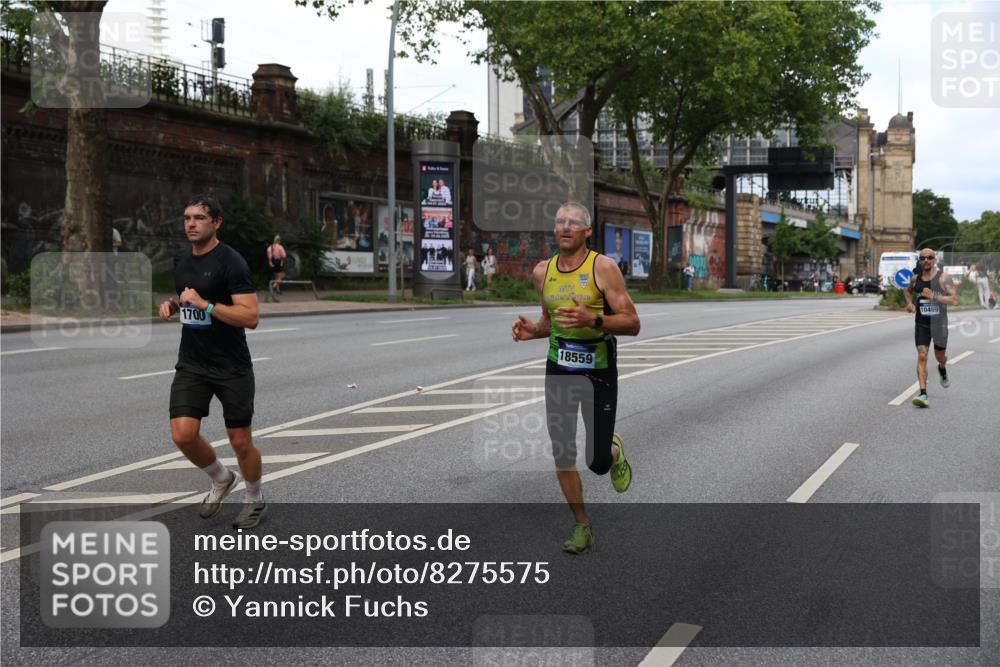 29.06.2025 - hella hamburg halbmarathon Yannick Fuchs http://msf.ph/oto/8275575 29.06.2025 10:37:14 20KM 1353, 1675, 1700, 1735, 2233, 4235, 5011, 5124, 5436, 5477, 7035, 7448, 7734, 7765, 7865, 9364, 9371, 9534, 9833, 10216, 10469, 11907, 12839, 13446, 14226, 14447, 14560, 14813, 15095, 15175, 15255, 15297, 15301, 15328, 15535, 15851, 16295, 16333, 16660, 16677, 17000, 17177, 17733, 17911, 18004, 18275, 18304, 18559, 18632, 18659, 18680, 18987 meine-sportfotos.de