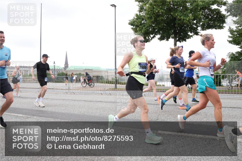 29.06.2025 - hella hamburg halbmarathon Lena Gebhardt http://msf.ph/oto/8275593 29.06.2025 10:54:40 Lombardsbrücke 7986, 15621, 1198, 1762, 1822, 1949, 2084, 2244, 2532, 2566, 2586, 2632, 3002, 3364, 3761, 3795, 3857, 4191, 4192, 4720, 4971, 5157, 5185, 5216, 5309, 5392, 5500, 5514, 5727, 5817, 5882, 5933, 5993, 6023, 6279, 6839, 6982, 6987, 7498, 7670, 7874, 7946, 7986, 8012, 8186, 8801, 8803, 9130, 9521, 9596, 10207, 10331, 10471, 11033, 11226, 11287, 11354, 11567, 11569, 11785, 12240, 12268, 12270, 12930, 13272, 13283, 13944, 13945 meine-sportfotos.de