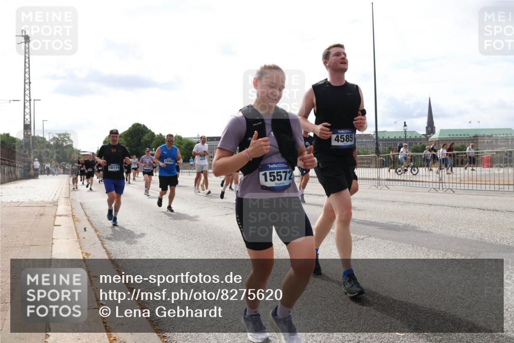 29.06.2025 - hella hamburg halbmarathon Lena Gebhardt http://msf.ph/oto/8275620 29.06.2025 10:20:16 Lombardsbrücke 16991, 18114, 15572, 4585, 1011, 1046, 1069, 1110, 1115, 1154, 1471, 1474, 2064, 2478, 2918, 3278, 3434, 3733, 3842, 4154, 4166, 4539, 4585, 4614, 4737, 4739, 5181, 5397, 5556, 5659, 5811, 5812, 5831, 5937, 6872, 6874, 6951, 7018, 7101, 7131, 7137, 7519, 7739, 7744, 7808, 7917, 8025, 8387, 8462, 8588, 8738, 9136, 9196, 9722, 9735, 9873, 10041, 10414, 10550, 10595, 10613, 10622, 10647, 10701, 10754, 11028, 11036, 11603, 11835 meine-sportfotos.de