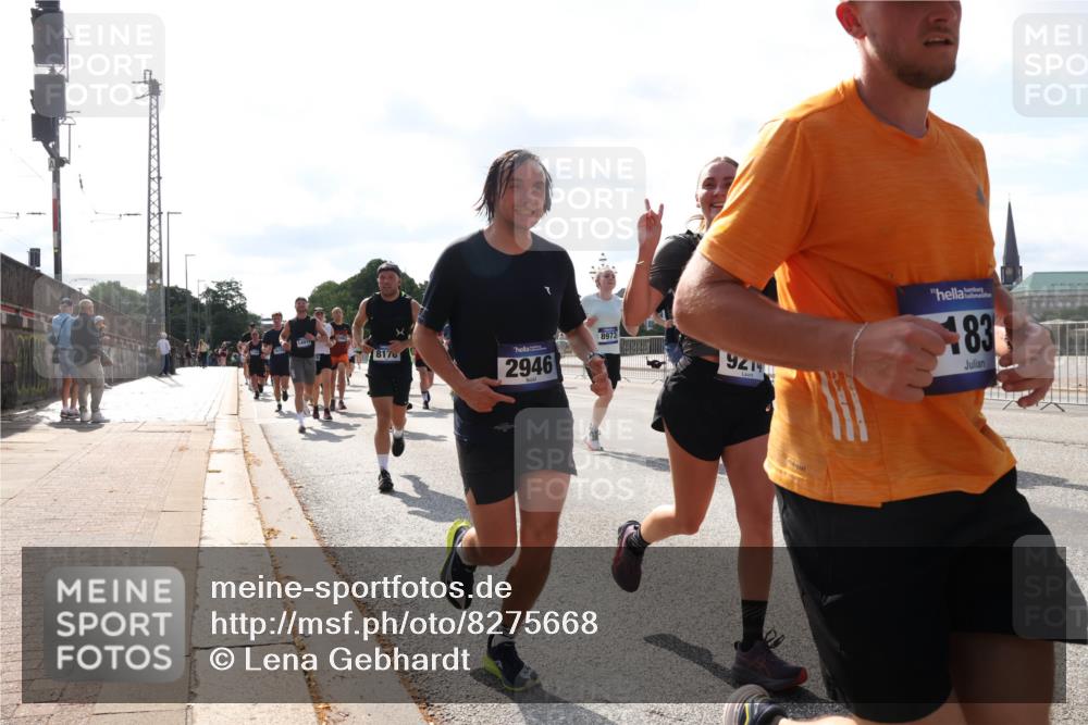 29.06.2025 - hella hamburg halbmarathon Lena Gebhardt http://msf.ph/oto/8275668 29.06.2025 09:57:47 Lombardsbrücke 14914, 8170, 2946, 8973, 9214, 83, 1030, 1086, 1094, 1193, 1258, 1320, 1321, 1335, 1422, 1563, 1870, 2119, 2138, 2252, 2397, 2444, 2448, 2488, 2612, 2855, 2946, 3048, 3058, 3091, 3096, 3103, 3114, 3251, 3698, 3999, 4261, 4299, 4379, 4558, 4986, 5018, 5024, 5032, 5305, 5633, 5672, 5775, 5820, 5907, 6125, 6355, 6356, 6374, 6569, 6580, 6585, 6628, 6754, 6762, 6776, 6795, 6942, 7065, 7134, 7221, 7397, 7478, 7594, 7646, 7742, 7930, 7932, 7952, 7973, 7976, 10191 meine-sportfotos.de