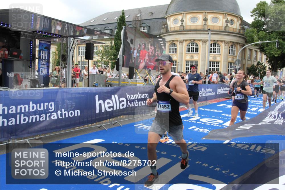 29.06.2025 - hella hamburg halbmarathon Michael Strokosch http://msf.ph/oto/8275702 29.06.2025 10:53:48 Ziel 1422, 2058, 2082, 2518, 5399, 5607, 6260, 6877, 7177, 8285, 8335, 9922, 10529, 10895, 11588, 11589, 11604, 14702, 14818, 15441, 15502, 16092, 17482, 17740, 18143, 18249, 18487, 18514, 18759 meine-sportfotos.de