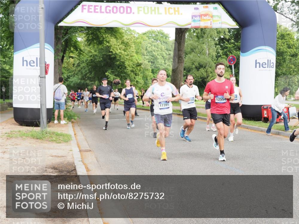 29.06.2025 - hella hamburg halbmarathon MichiJ http://msf.ph/oto/8275732 29.06.2025 10:31:39 Zwischen KM18-KM19 3928, 4318, 4425, 8664, 10493, 12153, 12554, 12623, 14226, 15383, 15706, 15851, 16338, 17391, 18689 meine-sportfotos.de