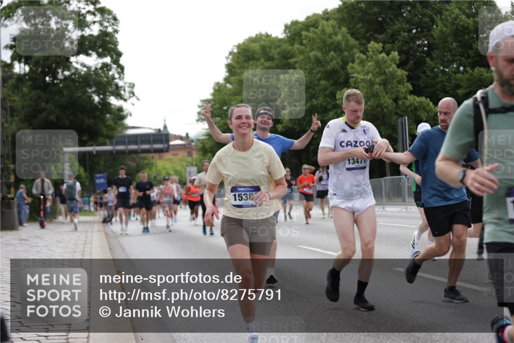 29.06.2025 - hella hamburg halbmarathon Jannik Wohlers http://msf.ph/oto/8275791 29.06.2025 10:34:24 Lombardsbrücke 1025, 2355, 3130, 3420, 4884, 5453, 6310, 6335, 6379, 6843, 7020, 7299, 7386, 7733, 8369, 8793, 9122, 9164, 9248, 9448, 9514, 10335, 10464, 10606, 10674, 11122, 11245, 11646, 12019, 12164, 12236, 12382, 12764, 13311, 13416, 13471, 13473, 14273, 14527, 15310, 15380, 15477, 15984, 16311, 16471, 17412, 18892 meine-sportfotos.de