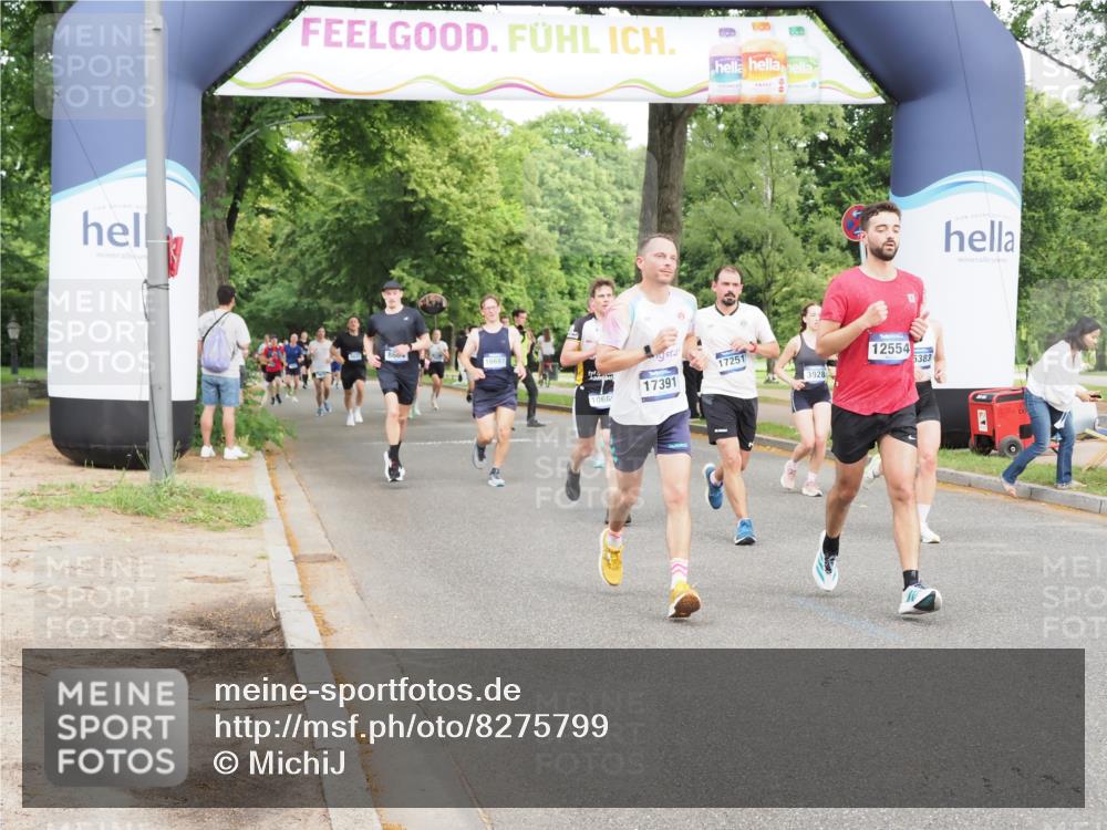 29.06.2025 - hella hamburg halbmarathon MichiJ http://msf.ph/oto/8275799 29.06.2025 10:31:39 Zwischen KM18-KM19 3928, 4318, 4425, 8664, 10493, 12153, 12554, 12623, 14226, 15383, 15706, 15851, 16338, 17391, 18689 meine-sportfotos.de