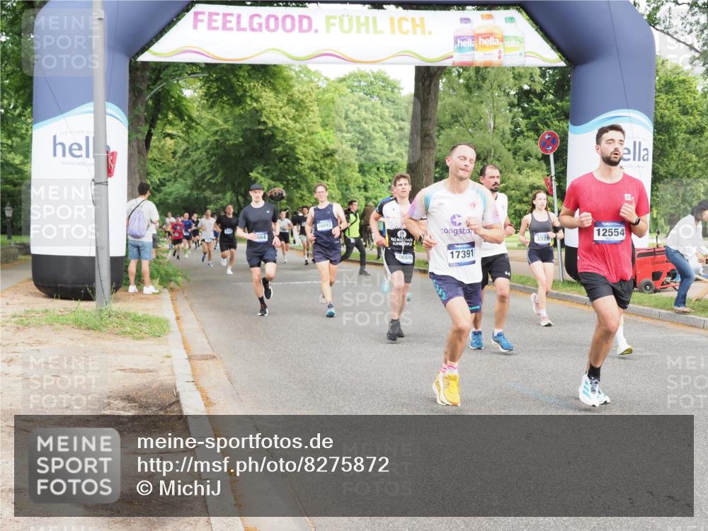 29.06.2025 - hella hamburg halbmarathon MichiJ http://msf.ph/oto/8275872 29.06.2025 10:31:39 Zwischen KM18-KM19 3928, 4318, 4425, 8664, 10493, 12153, 12554, 12623, 14226, 15383, 15706, 15851, 16338, 17391, 18689 meine-sportfotos.de
