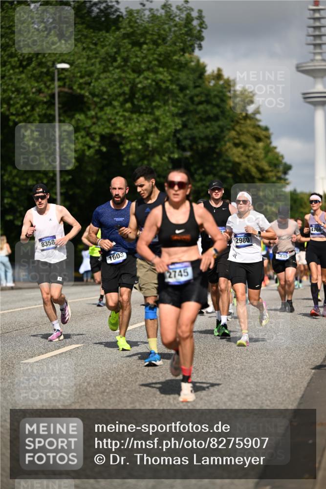 29.06.2025 - hella hamburg halbmarathon Dr. Thomas Lammeyer http://msf.ph/oto/8275907 29.06.2025 09:52:56 Kennedybrücke 1603, 2044, 2707, 2745, 2750, 2849, 2980, 3014, 3116, 3136, 4148, 4766, 5050, 5124, 5648, 6149, 6771, 7035, 7109, 7229, 8358, 8465, 9686, 9914, 10369, 11177 meine-sportfotos.de