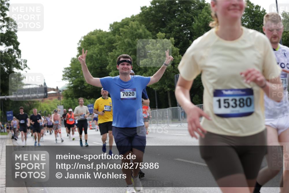 29.06.2025 - hella hamburg halbmarathon Jannik Wohlers http://msf.ph/oto/8275986 29.06.2025 10:34:25 Lombardsbrücke 1025, 2355, 3130, 3420, 4884, 5453, 6310, 6335, 6379, 6843, 7020, 7299, 7386, 8369, 8793, 9122, 9164, 9248, 9448, 9514, 10335, 10464, 10606, 11122, 11245, 11646, 12019, 12164, 12236, 12382, 12555, 12764, 13311, 13416, 13471, 13473, 14273, 14527, 15310, 15380, 15477, 15984, 16311, 16471, 17412, 18892 meine-sportfotos.de