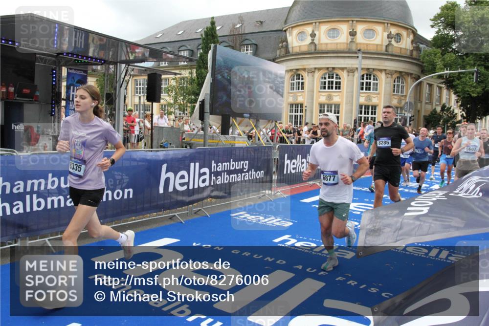 29.06.2025 - hella hamburg halbmarathon Michael Strokosch http://msf.ph/oto/8276006 29.06.2025 10:53:51 Ziel 1422, 1706, 1870, 2082, 2518, 5607, 6260, 6877, 7177, 8285, 8335, 9922, 10529, 10891, 12413, 14026, 14702, 14818, 15502, 16538, 17740, 18249, 18418, 18487, 18514, 18759, 18915, 19177 meine-sportfotos.de