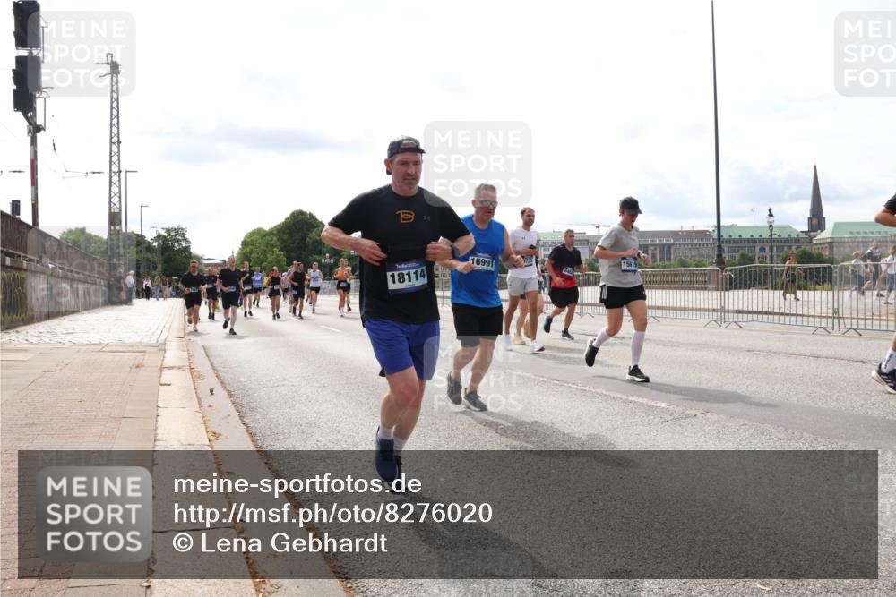29.06.2025 - hella hamburg halbmarathon Lena Gebhardt http://msf.ph/oto/8276020 29.06.2025 10:20:18 Lombardsbrücke 18114, 16991, 15619, 1011, 1046, 1069, 1110, 1115, 1154, 1471, 1474, 2064, 2478, 3278, 3434, 3733, 3842, 4154, 4166, 4422, 4539, 4585, 4614, 4737, 4739, 5181, 5397, 5556, 5659, 5811, 5812, 5831, 5937, 6874, 6951, 7018, 7101, 7131, 7137, 7519, 7739, 7744, 7808, 8025, 8387, 8462, 8588, 8738, 9136, 9196, 9722, 9735, 9873, 10041, 10414, 10550, 10595, 10613, 10622, 10647, 10701, 10754, 11028, 11036, 11603, 11835 meine-sportfotos.de