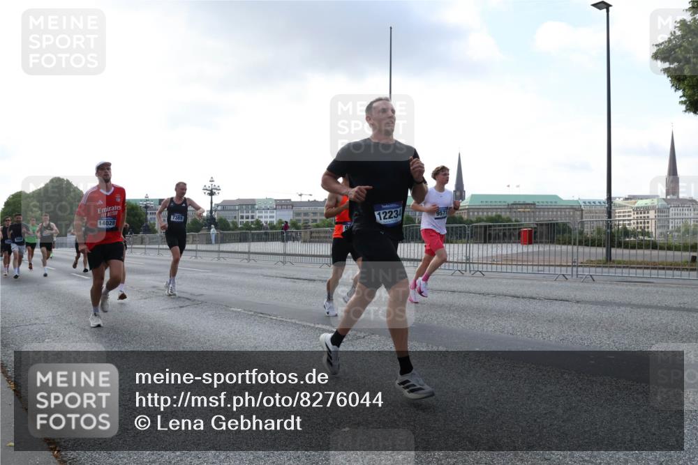 29.06.2025 - hella hamburg halbmarathon Lena Gebhardt http://msf.ph/oto/8276044 29.06.2025 09:45:22 Lombardsbrücke 14028, 7389, 12234, 9571, 57, 1707, 1758, 1827, 1990, 2689, 2746, 3043, 3201, 4050, 4129, 4679, 4698, 4749, 5070, 5269, 5328, 5367, 5746, 5826, 6358, 6619, 6781, 7272, 7389, 7481, 7651, 7723, 8209, 8883, 9137, 9381, 9571, 9634, 10017, 10171, 10486, 10848, 11169, 11413, 11857, 12049, 12234, 12595, 12691, 12900, 12988, 13066, 13618, 13838, 14028, 14140, 14164, 14289, 15672, 15883, 16157, 16377, 16508, 16713, 16818, 17428 meine-sportfotos.de
