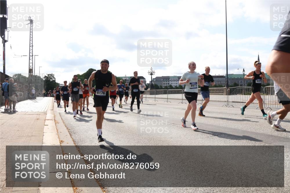 29.06.2025 - hella hamburg halbmarathon Lena Gebhardt http://msf.ph/oto/8276059 29.06.2025 09:57:48 Lombardsbrücke 14914, 8973, 3058, 8176, 17682, 9227, 1030, 1086, 1094, 1193, 1258, 1320, 1321, 1335, 1422, 1563, 1870, 2119, 2138, 2252, 2397, 2444, 2448, 2488, 2612, 2855, 2946, 3048, 3058, 3091, 3096, 3103, 3114, 3251, 3698, 3999, 4261, 4299, 4379, 4558, 4986, 5018, 5024, 5032, 5305, 5633, 5672, 5775, 5820, 5907, 6125, 6355, 6356, 6374, 6569, 6580, 6585, 6628, 6754, 6762, 6776, 6795, 6942, 7065, 7134, 7221, 7397, 7478, 7509, 7594, 7646, 7742, 7930, 7932, 7952, 7973, 7976, 10191 meine-sportfotos.de