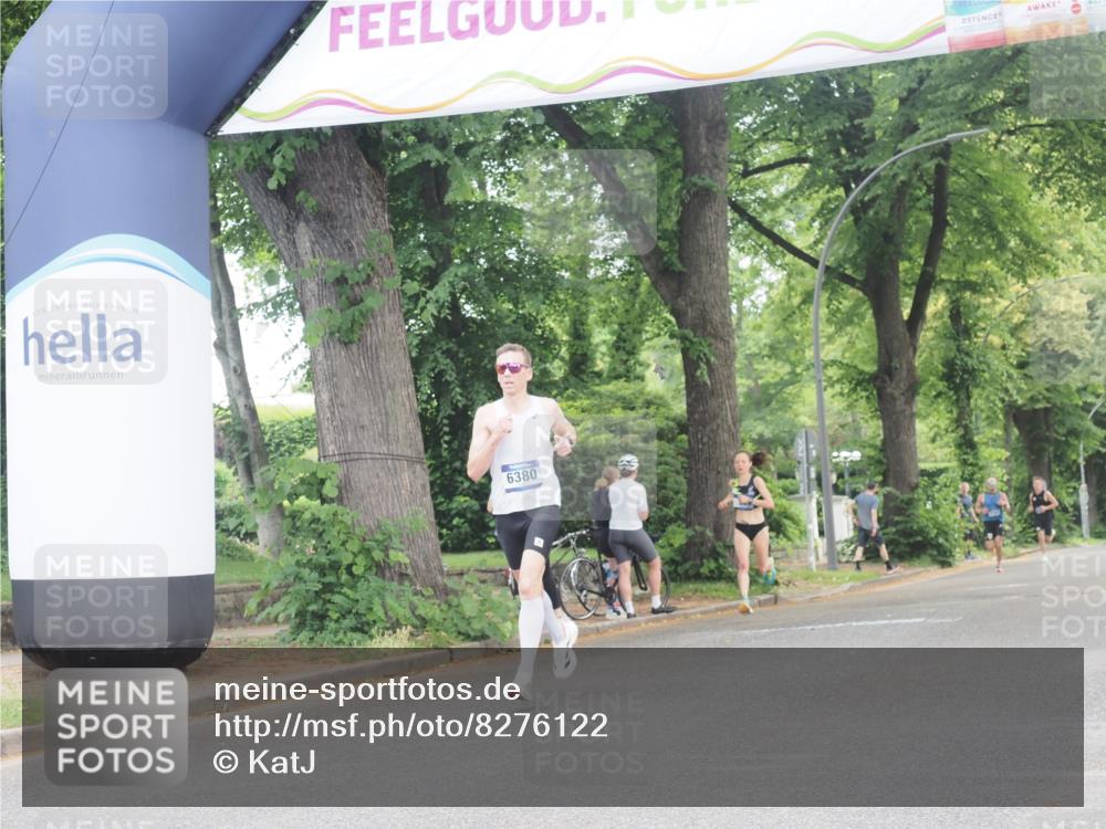 29.06.2025 - hella hamburg halbmarathon KatJ http://msf.ph/oto/8276122 29.06.2025 10:09:48 Zwischen KM18-KM19  meine-sportfotos.de
