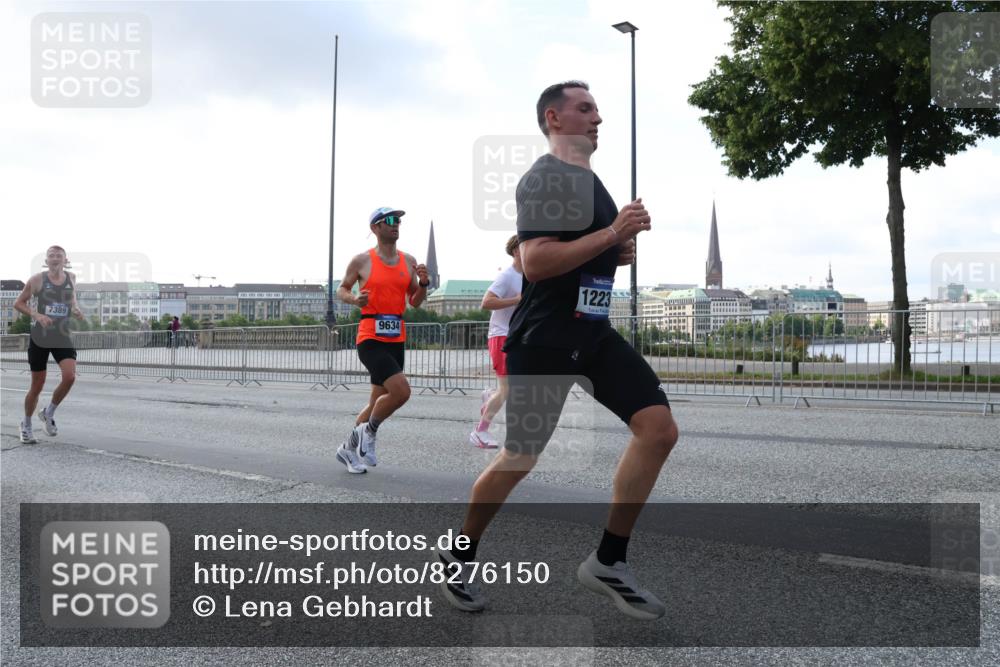 29.06.2025 - hella hamburg halbmarathon Lena Gebhardt http://msf.ph/oto/8276150 29.06.2025 09:45:22 Lombardsbrücke 7389, 9634, 1223, 57, 1707, 1758, 1827, 1990, 2689, 2746, 3043, 3201, 4050, 4129, 4679, 4698, 4749, 5070, 5269, 5328, 5367, 5746, 5826, 6358, 6619, 6781, 7272, 7389, 7481, 7651, 7723, 8209, 8883, 9137, 9381, 9571, 9634, 10017, 10171, 10486, 10848, 11169, 11413, 11857, 12049, 12234, 12595, 12691, 12900, 12988, 13066, 13618, 13838, 14028, 14140, 14164, 14289, 15672, 15883, 16157, 16377, 16508, 16713, 16818, 17428 meine-sportfotos.de