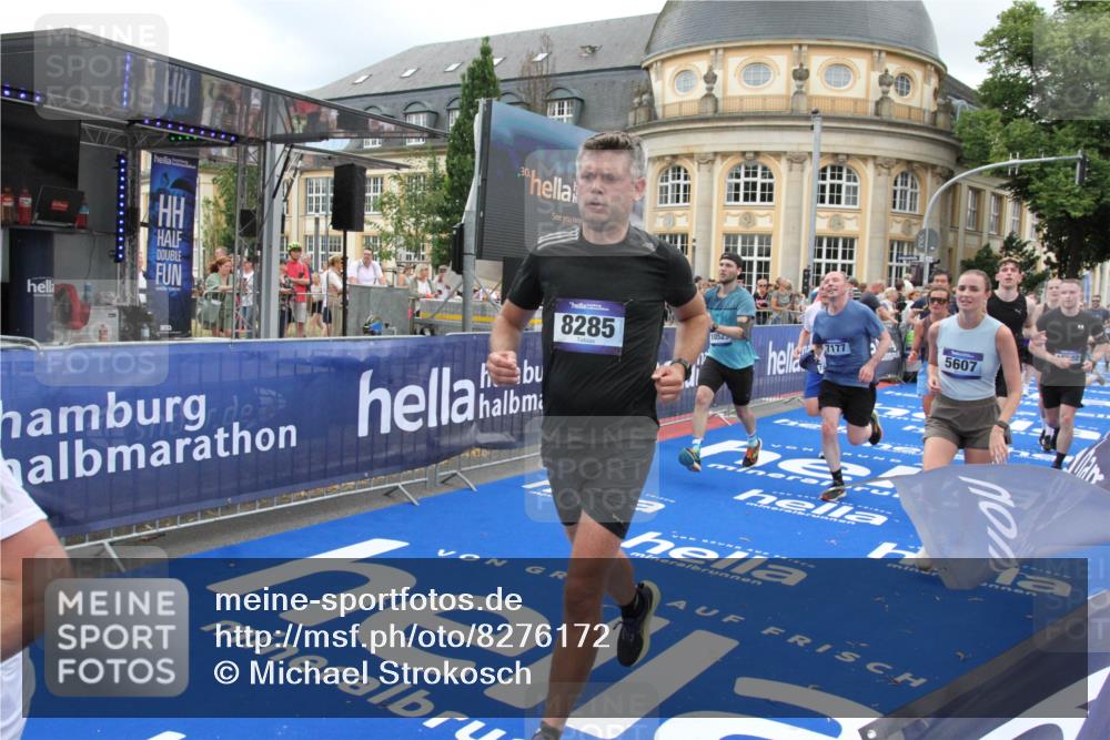 29.06.2025 - hella hamburg halbmarathon Michael Strokosch http://msf.ph/oto/8276172 29.06.2025 10:53:52 Ziel 1422, 1706, 1870, 2518, 5607, 6260, 6877, 7177, 8285, 8335, 9922, 10529, 10891, 12413, 14026, 14818, 15502, 16538, 17740, 18249, 18418, 18487, 18759, 18915, 19177 meine-sportfotos.de