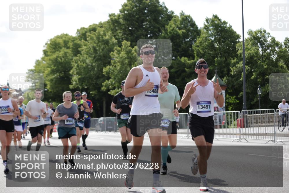 29.06.2025 - hella hamburg halbmarathon Jannik Wohlers http://msf.ph/oto/8276228 29.06.2025 10:02:11 Lombardsbrücke 1128, 1254, 1702, 1733, 2685, 2712, 2819, 3225, 3780, 3919, 3976, 4066, 6708, 6860, 7049, 7323, 7869, 7888, 8003, 8364, 8624, 8662, 8749, 9131, 9554, 9986, 10295, 10539, 11191, 11250, 11515, 11670, 11702, 11782, 11968, 12978, 13488, 13491, 13868, 13932, 14732, 15291, 15394, 15834, 15993, 16067, 17077, 17533, 17757, 17836, 17931, 17939, 18128, 18624, 19117, 19146, 19165, 19173, 19176 meine-sportfotos.de
