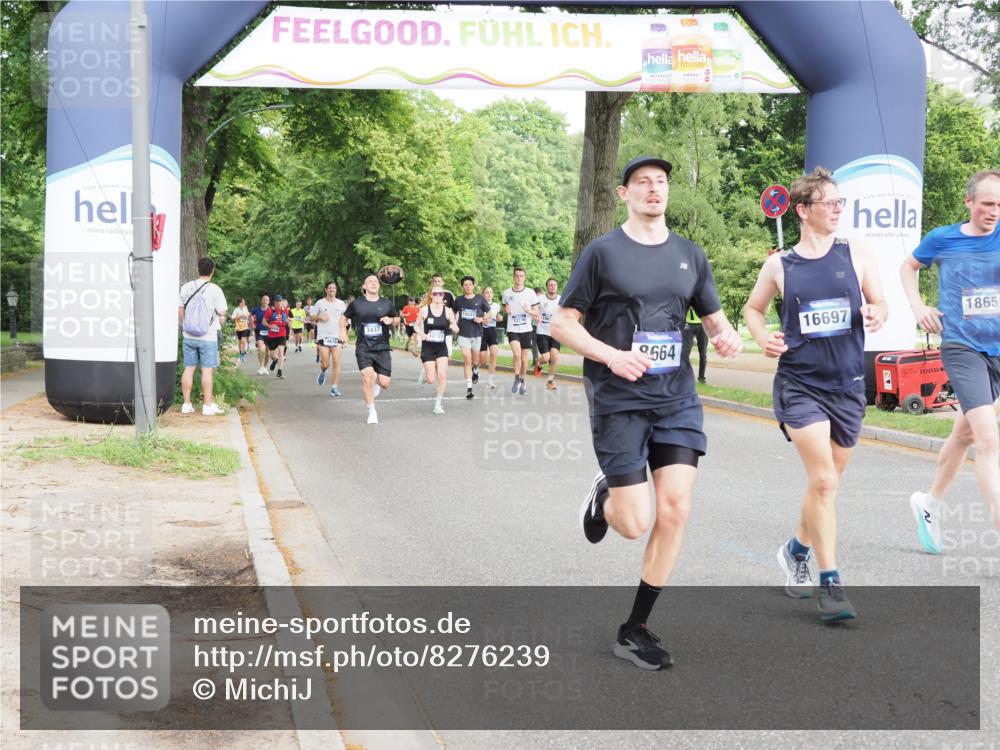 29.06.2025 - hella hamburg halbmarathon MichiJ http://msf.ph/oto/8276239 29.06.2025 10:31:42 Zwischen KM18-KM19 3928, 8664, 10669, 12554, 12623, 12723, 14226, 15383, 15851, 16697, 17251, 17391, 18650, 18689 meine-sportfotos.de