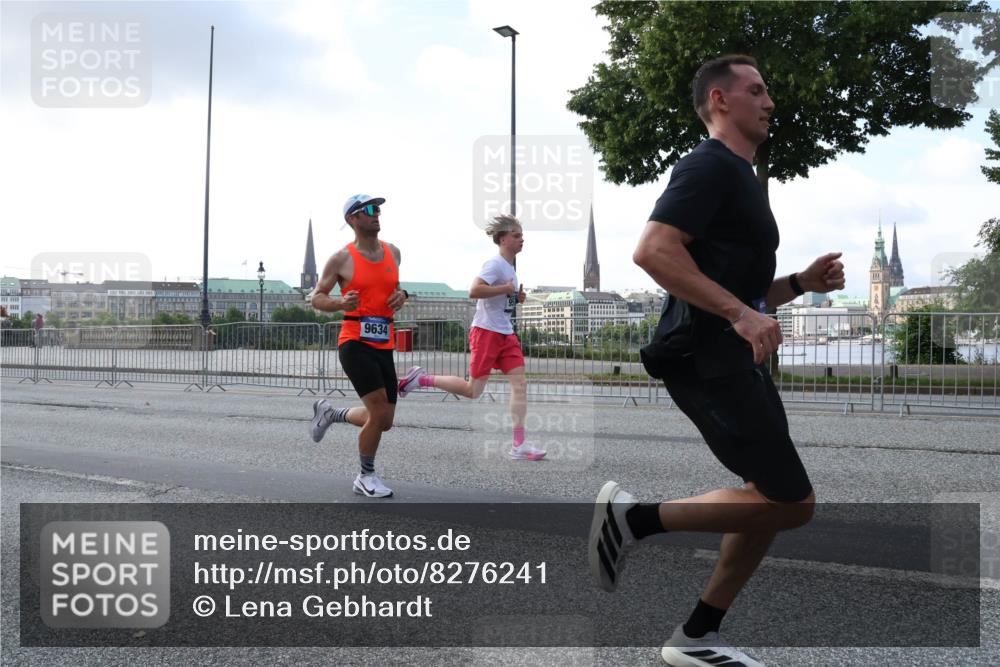 29.06.2025 - hella hamburg halbmarathon Lena Gebhardt http://msf.ph/oto/8276241 29.06.2025 09:45:23 Lombardsbrücke 9634, 57, 1707, 1758, 1827, 1990, 2689, 2746, 3043, 3201, 4050, 4129, 4679, 4698, 4749, 5070, 5269, 5328, 5746, 5826, 6358, 6619, 6781, 7272, 7389, 7481, 7651, 7723, 8209, 8883, 9137, 9381, 9571, 9634, 10017, 10171, 10486, 10848, 10876, 11169, 11413, 11857, 12049, 12234, 12595, 12691, 12900, 12988, 13066, 13618, 13838, 14028, 14140, 14164, 14289, 15672, 15883, 16157, 16508, 16713, 16818, 17428 meine-sportfotos.de