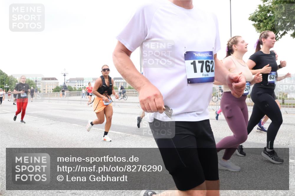 29.06.2025 - hella hamburg halbmarathon Lena Gebhardt http://msf.ph/oto/8276290 29.06.2025 10:54:42 Lombardsbrücke 4971, 6, 3, 1762, 521, 62, 1198, 1762, 1822, 1949, 2084, 2244, 2532, 2566, 2586, 2632, 3002, 3364, 3761, 3795, 3857, 4191, 4192, 4720, 4971, 5157, 5185, 5216, 5309, 5392, 5500, 5514, 5727, 5882, 5933, 5993, 6023, 6279, 6839, 6982, 7498, 7670, 7874, 7946, 7986, 8012, 8186, 8801, 8803, 9130, 9521, 9596, 10109, 10331, 10471, 11033, 11226, 11287, 11354, 11567, 11569, 12240, 12268, 12270, 12930, 13272, 13283, 13944, 13945, 13979, 13980 meine-sportfotos.de