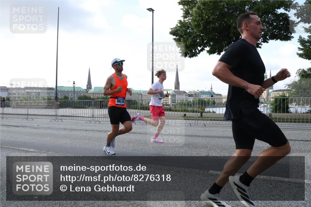 29.06.2025 - hella hamburg halbmarathon Lena Gebhardt http://msf.ph/oto/8276318 29.06.2025 09:45:23 Lombardsbrücke 9634, 57, 1707, 1758, 1827, 1990, 2689, 2746, 3043, 3201, 4050, 4129, 4679, 4698, 4749, 5070, 5269, 5328, 5746, 5826, 6358, 6619, 6781, 7272, 7389, 7481, 7651, 7723, 8209, 8883, 9137, 9381, 9571, 9634, 10017, 10171, 10486, 10848, 10876, 11169, 11413, 11857, 12049, 12234, 12595, 12691, 12900, 12988, 13066, 13618, 13838, 14028, 14140, 14164, 14289, 15672, 15883, 16157, 16508, 16713, 16818, 17428 meine-sportfotos.de