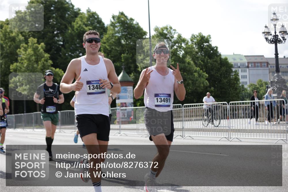 29.06.2025 - hella hamburg halbmarathon Jannik Wohlers http://msf.ph/oto/8276372 29.06.2025 10:02:12 Lombardsbrücke 1128, 1702, 1733, 2685, 2712, 2819, 3225, 3780, 3919, 3976, 4066, 5734, 6708, 6752, 6860, 7049, 7323, 7869, 7888, 8003, 8364, 8624, 8662, 8749, 9006, 9131, 9554, 9986, 10128, 10295, 10539, 11191, 11250, 11515, 11670, 11702, 11782, 11968, 12978, 13488, 13491, 13868, 13932, 14732, 15291, 15394, 15834, 15993, 16067, 17077, 17533, 17757, 17836, 17931, 17939, 18624, 19117, 19146, 19165, 19173, 19176 meine-sportfotos.de