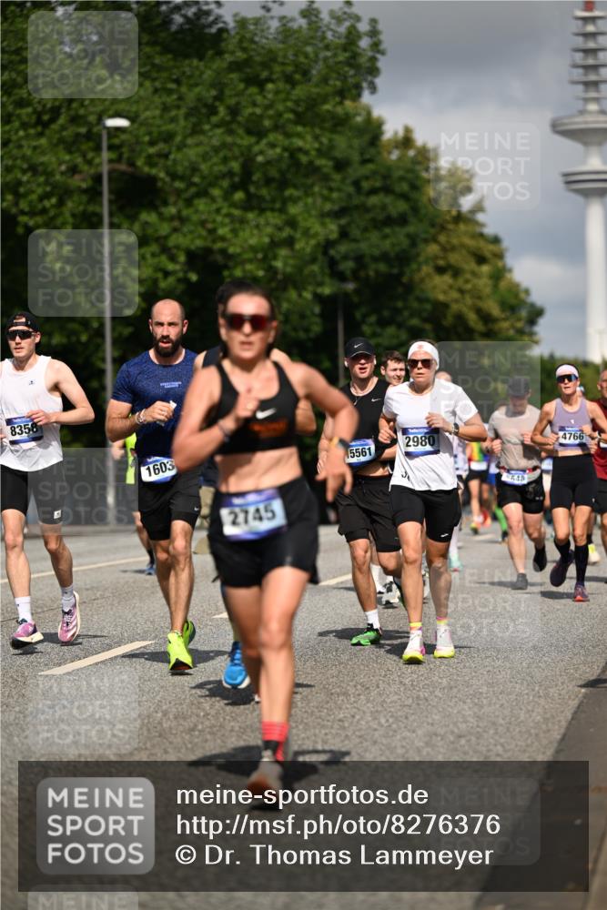 29.06.2025 - hella hamburg halbmarathon Dr. Thomas Lammeyer http://msf.ph/oto/8276376 29.06.2025 09:52:56 Kennedybrücke 1603, 2044, 2707, 2745, 2750, 2849, 2980, 3014, 3116, 3136, 4148, 4766, 5050, 5124, 5648, 6149, 6771, 7035, 7109, 7229, 8358, 8465, 9686, 9914, 10369, 11177 meine-sportfotos.de