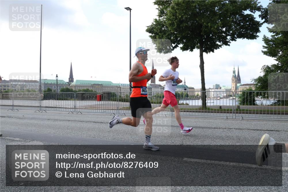 29.06.2025 - hella hamburg halbmarathon Lena Gebhardt http://msf.ph/oto/8276409 29.06.2025 09:45:23 Lombardsbrücke 963, 95, 57, 1707, 1758, 1827, 1990, 2689, 2746, 3043, 3201, 4050, 4129, 4679, 4698, 4749, 5070, 5269, 5328, 5746, 5826, 6358, 6619, 6781, 7272, 7389, 7481, 7651, 7723, 8209, 8883, 9137, 9381, 9571, 9634, 10017, 10171, 10486, 10848, 10876, 11169, 11413, 11857, 12049, 12234, 12595, 12691, 12900, 12988, 13066, 13618, 13838, 14028, 14140, 14164, 14289, 15672, 15883, 16157, 16508, 16713, 16818, 17428 meine-sportfotos.de