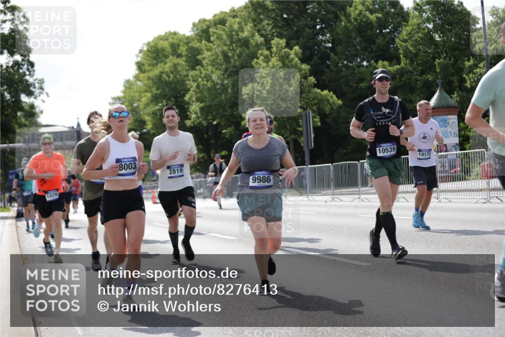 29.06.2025 - hella hamburg halbmarathon Jannik Wohlers http://msf.ph/oto/8276413 29.06.2025 10:02:13 Lombardsbrücke 1128, 1702, 1733, 2685, 2712, 2819, 3225, 3780, 3919, 3976, 4066, 5734, 6708, 6752, 6860, 7049, 7323, 7869, 7888, 8003, 8364, 8624, 8662, 8749, 9006, 9131, 9554, 9986, 10128, 10295, 10539, 11250, 11515, 11670, 11702, 11782, 11968, 12978, 13184, 13488, 13491, 13868, 13932, 14732, 15291, 15394, 15834, 15993, 17077, 17533, 17757, 17836, 17931, 17939, 18624, 19117, 19146, 19165, 19173, 19176 meine-sportfotos.de