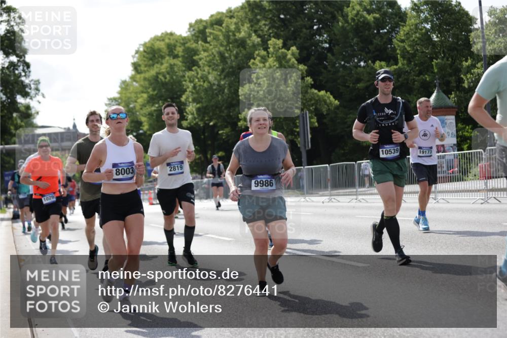 29.06.2025 - hella hamburg halbmarathon Jannik Wohlers http://msf.ph/oto/8276441 29.06.2025 10:02:13 Lombardsbrücke 1128, 1702, 1733, 2685, 2712, 2819, 3225, 3780, 3919, 3976, 4066, 5734, 6708, 6752, 6860, 7049, 7323, 7869, 7888, 8003, 8364, 8624, 8662, 8749, 9006, 9131, 9554, 9986, 10128, 10295, 10539, 11250, 11515, 11670, 11702, 11782, 11968, 12978, 13184, 13488, 13491, 13868, 13932, 14732, 15291, 15394, 15834, 15993, 17077, 17533, 17757, 17836, 17931, 17939, 18624, 19117, 19146, 19165, 19173, 19176 meine-sportfotos.de