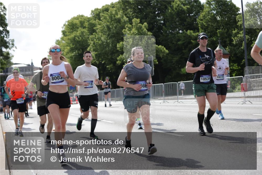 29.06.2025 - hella hamburg halbmarathon Jannik Wohlers http://msf.ph/oto/8276547 29.06.2025 10:02:13 Lombardsbrücke 1128, 1702, 1733, 2685, 2712, 2819, 3225, 3780, 3919, 3976, 4066, 5734, 6708, 6752, 6860, 7049, 7323, 7869, 7888, 8003, 8364, 8624, 8662, 8749, 9006, 9131, 9554, 9986, 10128, 10295, 10539, 11250, 11515, 11670, 11702, 11782, 11968, 12978, 13184, 13488, 13491, 13868, 13932, 14732, 15291, 15394, 15834, 15993, 17077, 17533, 17757, 17836, 17931, 17939, 18624, 19117, 19146, 19165, 19173, 19176 meine-sportfotos.de