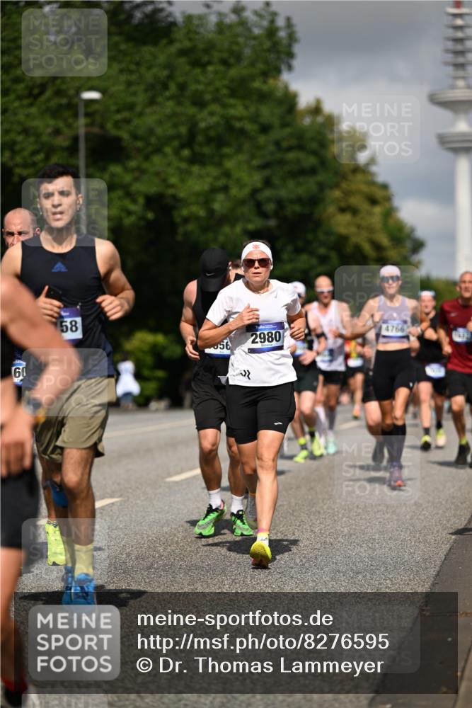 29.06.2025 - hella hamburg halbmarathon Dr. Thomas Lammeyer http://msf.ph/oto/8276595 29.06.2025 09:52:57 Kennedybrücke 1603, 2044, 2707, 2745, 2750, 2849, 2980, 3014, 3116, 3136, 4148, 4766, 5050, 5124, 5648, 6149, 6771, 7035, 7109, 7229, 8358, 8465, 9686, 9914, 11177 meine-sportfotos.de