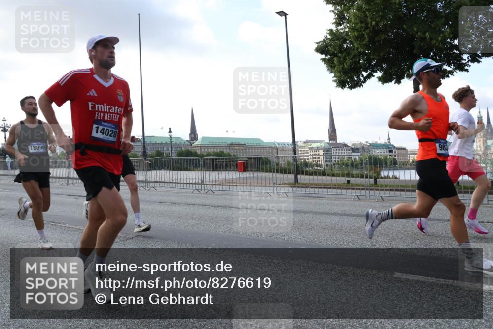 29.06.2025 - hella hamburg halbmarathon Lena Gebhardt http://msf.ph/oto/8276619 29.06.2025 09:45:23 Lombardsbrücke 18099, 14028, 963, 57, 1707, 1758, 1827, 1990, 2689, 2746, 3043, 3201, 4050, 4129, 4679, 4698, 4749, 5070, 5269, 5328, 5746, 5826, 6358, 6619, 6781, 7272, 7389, 7481, 7651, 7723, 8209, 8883, 9137, 9381, 9571, 9634, 10017, 10171, 10486, 10848, 10876, 11169, 11413, 11857, 12049, 12234, 12595, 12691, 12900, 12988, 13066, 13618, 13838, 14028, 14140, 14164, 14289, 15672, 15883, 16157, 16508, 16713, 16818, 17428 meine-sportfotos.de