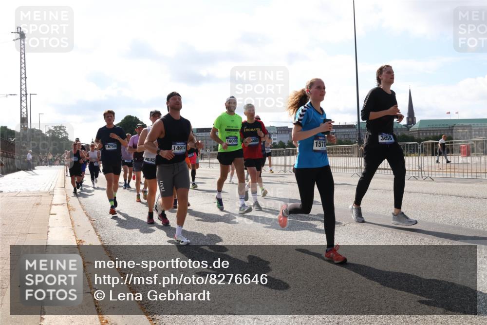 29.06.2025 - hella hamburg halbmarathon Lena Gebhardt http://msf.ph/oto/8276646 29.06.2025 09:57:50 Lombardsbrücke 1200, 16750, 9835, 14914, 008, 3058, 15718, 16009, 1086, 1094, 1179, 1193, 1258, 1320, 1321, 1335, 1422, 1563, 1870, 2138, 2252, 2397, 2444, 2448, 2488, 2612, 2855, 2946, 3048, 3058, 3091, 3096, 3103, 3114, 3251, 3698, 3999, 4261, 4299, 4379, 4558, 4814, 4986, 5018, 5024, 5032, 5305, 5633, 5672, 5775, 5820, 5907, 6125, 6355, 6356, 6374, 6569, 6580, 6585, 6628, 6754, 6776, 6795, 6942, 7065, 7134, 7221, 7397, 7478, 7509, 7594, 7646, 7724, 7742, 7930, 7932, 7952, 7973, 7976 meine-sportfotos.de