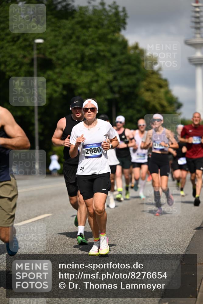 29.06.2025 - hella hamburg halbmarathon Dr. Thomas Lammeyer http://msf.ph/oto/8276654 29.06.2025 09:52:58 Kennedybrücke 1603, 2044, 2707, 2745, 2750, 2849, 2980, 3014, 3116, 3136, 3282, 4148, 4766, 5050, 5124, 5648, 6149, 6771, 7035, 7109, 7229, 8358, 8465, 9686, 9914, 11177 meine-sportfotos.de