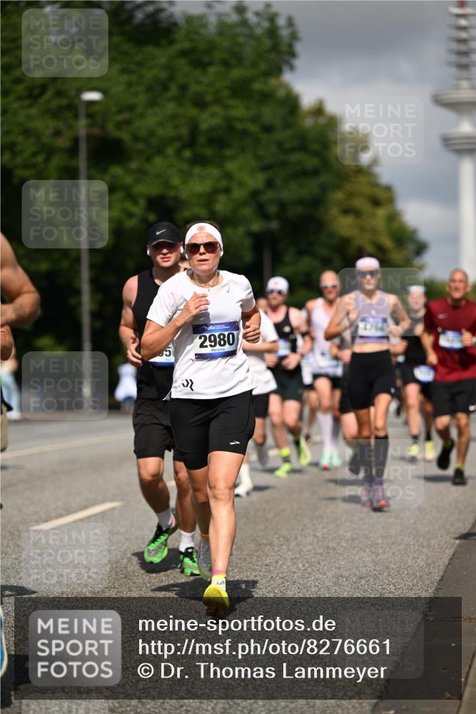 29.06.2025 - hella hamburg halbmarathon Dr. Thomas Lammeyer http://msf.ph/oto/8276661 29.06.2025 09:52:58 Kennedybrücke 1603, 2044, 2707, 2745, 2750, 2849, 2980, 3014, 3116, 3136, 3282, 4148, 4766, 5050, 5124, 5648, 6149, 6771, 7035, 7109, 7229, 8358, 8465, 9686, 9914, 11177 meine-sportfotos.de