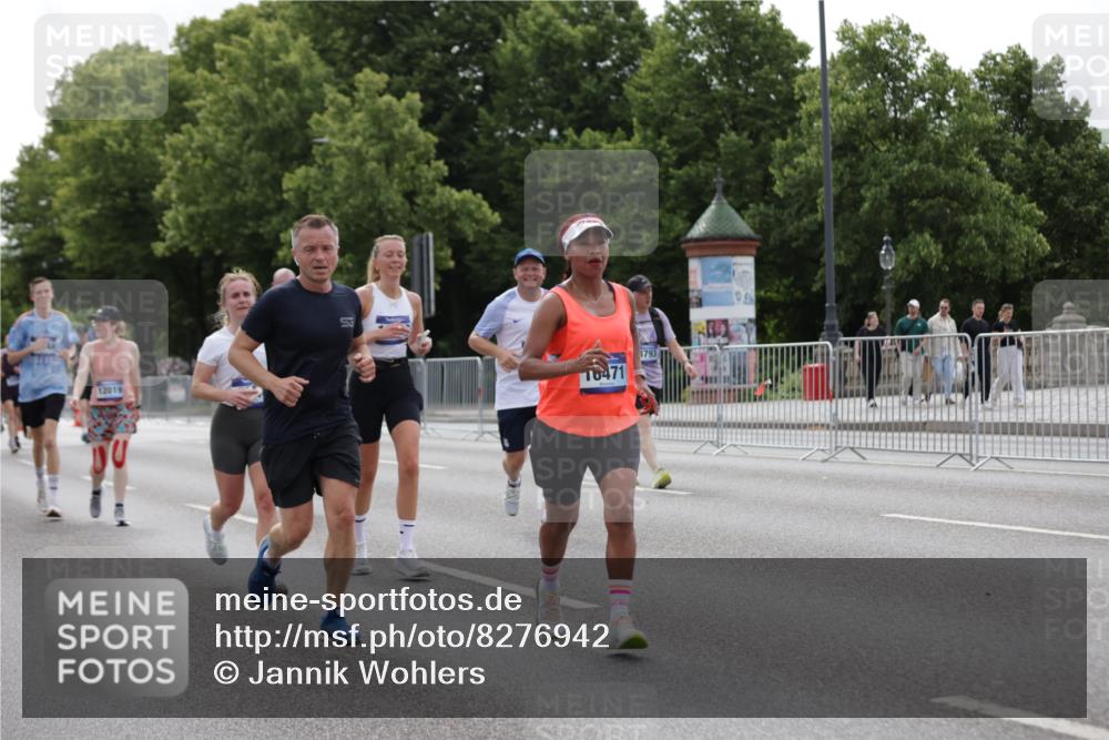 29.06.2025 - hella hamburg halbmarathon Jannik Wohlers http://msf.ph/oto/8276942 29.06.2025 10:34:32 Lombardsbrücke 1284, 1849, 2355, 3130, 3409, 4884, 6310, 6335, 6379, 6397, 7020, 7299, 8369, 8793, 9122, 9248, 10358, 10464, 10606, 11122, 11646, 12019, 12236, 12382, 12555, 12764, 13416, 13471, 13473, 13623, 13829, 14273, 14527, 15226, 15380, 15488, 15732, 15984, 16471, 16778, 17344 meine-sportfotos.de