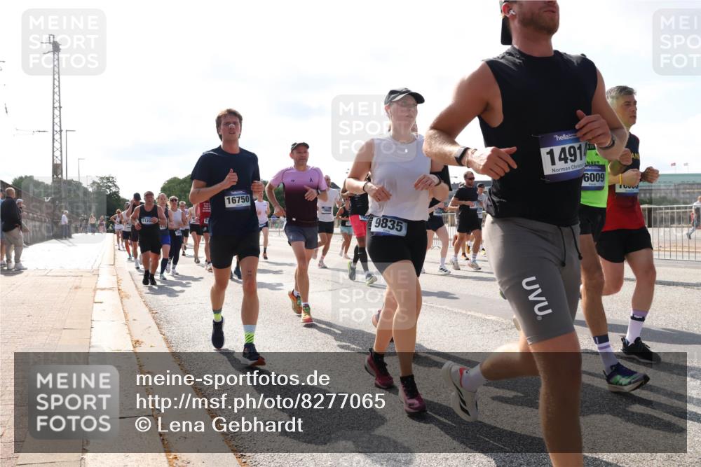 29.06.2025 - hella hamburg halbmarathon Lena Gebhardt http://msf.ph/oto/8277065 29.06.2025 09:57:51 Lombardsbrücke 1120, 16750, 9835, 1491, 6009, 1086, 1094, 1179, 1193, 1258, 1320, 1321, 1335, 1422, 1563, 1870, 2138, 2252, 2397, 2417, 2444, 2448, 2488, 2612, 2855, 2946, 3048, 3058, 3091, 3096, 3114, 3251, 3698, 3999, 4261, 4299, 4379, 4814, 4986, 5018, 5024, 5032, 5305, 5633, 5672, 5775, 5820, 5907, 6125, 6355, 6356, 6374, 6569, 6580, 6585, 6628, 6754, 6776, 6795, 6942, 7065, 7134, 7221, 7397, 7478, 7509, 7594, 7646, 7724, 7742, 7930, 7932, 7952, 7973, 7976 meine-sportfotos.de