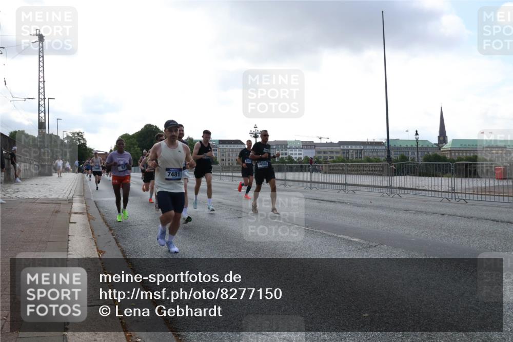 29.06.2025 - hella hamburg halbmarathon Lena Gebhardt http://msf.ph/oto/8277150 29.06.2025 09:45:25 Lombardsbrücke 7481, 14395, 57, 1707, 1758, 1827, 1990, 2689, 2746, 3043, 3201, 4050, 4129, 4679, 4698, 4749, 5070, 5269, 5328, 5746, 5826, 6358, 6619, 6781, 7272, 7389, 7481, 7651, 7723, 8190, 8209, 8883, 9137, 9381, 9571, 9634, 10017, 10171, 10486, 10848, 10876, 11120, 11169, 11413, 11857, 12049, 12234, 12308, 12595, 12691, 12900, 12988, 13066, 13618, 14028, 14140, 14164, 14289, 15672, 15883, 16157, 16713, 16818, 17428 meine-sportfotos.de