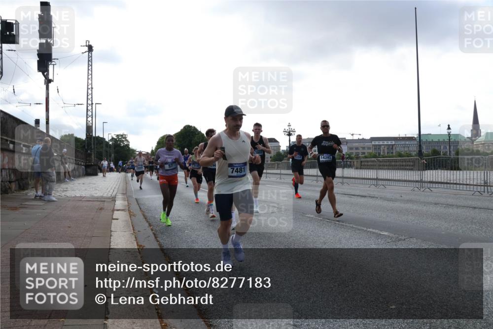 29.06.2025 - hella hamburg halbmarathon Lena Gebhardt http://msf.ph/oto/8277183 29.06.2025 09:45:25 Lombardsbrücke 4749, 7481, 17802, 6358, 14395, 57, 1707, 1758, 1827, 1990, 2689, 2746, 3043, 3201, 4050, 4129, 4679, 4698, 4749, 5070, 5269, 5328, 5746, 5826, 6358, 6619, 6781, 7272, 7389, 7481, 7651, 7723, 8190, 8209, 8883, 9137, 9381, 9571, 9634, 10017, 10171, 10486, 10848, 10876, 11120, 11169, 11413, 11857, 12049, 12234, 12308, 12595, 12691, 12900, 12988, 13066, 13618, 14028, 14140, 14164, 14289, 15672, 15883, 16157, 16713, 16818, 17428 meine-sportfotos.de