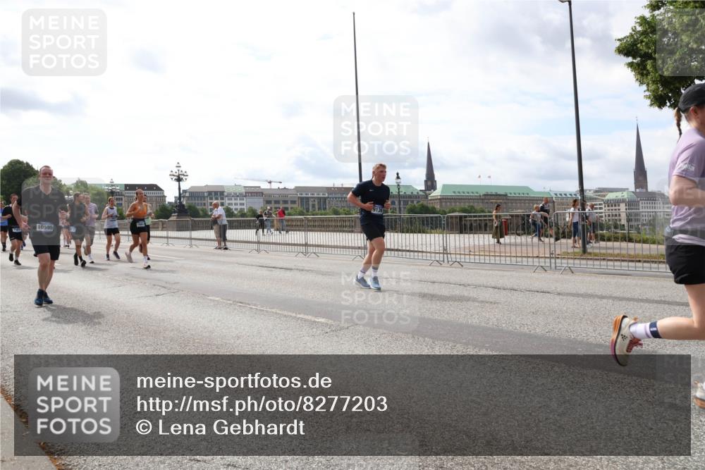 29.06.2025 - hella hamburg halbmarathon Lena Gebhardt http://msf.ph/oto/8277203 29.06.2025 10:20:21 Lombardsbrücke 10595, 10410, 1011, 1046, 1069, 1110, 1115, 1154, 1471, 1474, 2064, 2478, 3278, 3434, 3733, 3842, 4154, 4166, 4422, 4539, 4585, 4614, 4737, 4739, 4754, 4869, 5181, 5397, 5556, 5625, 5659, 5811, 5812, 5831, 5937, 6951, 7018, 7101, 7131, 7137, 7519, 7739, 7744, 7808, 8025, 8387, 8462, 8588, 8738, 9136, 9196, 9722, 9735, 9873, 10041, 10414, 10550, 10595, 10613, 10622, 10647, 10701, 10754, 11028, 11036, 11603, 11835, 11995 meine-sportfotos.de